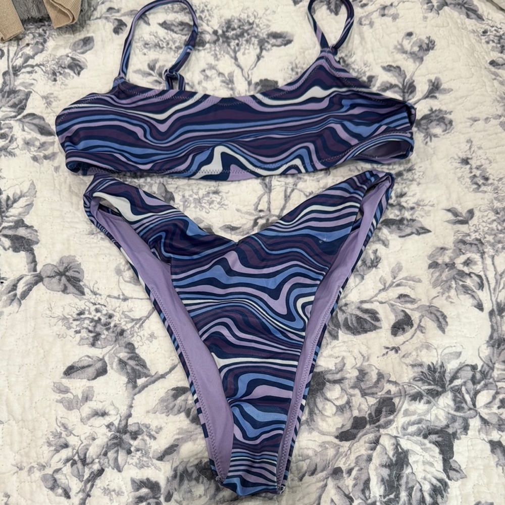 H&M Purple and Blue Bikini Set with Elegant Wave Design